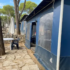 Castell Montgri **** Campsite